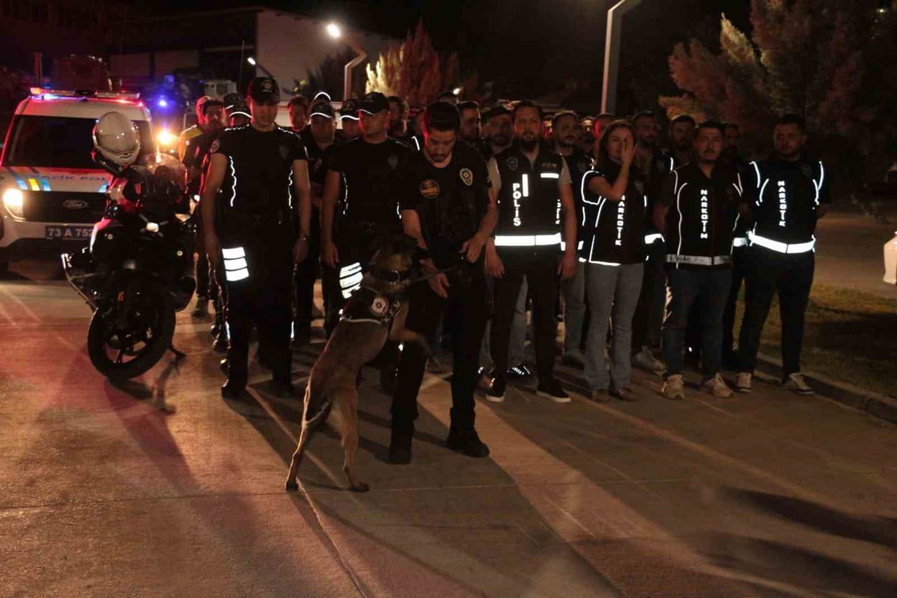 ŞIRNAK’IN CİZRE İLÇESİNDE 400 POLİSİN KATILIMIYLA GENİŞ ÇAPLI ASAYİŞ, NARKOTİK, HUZUR VE GÜVEN...