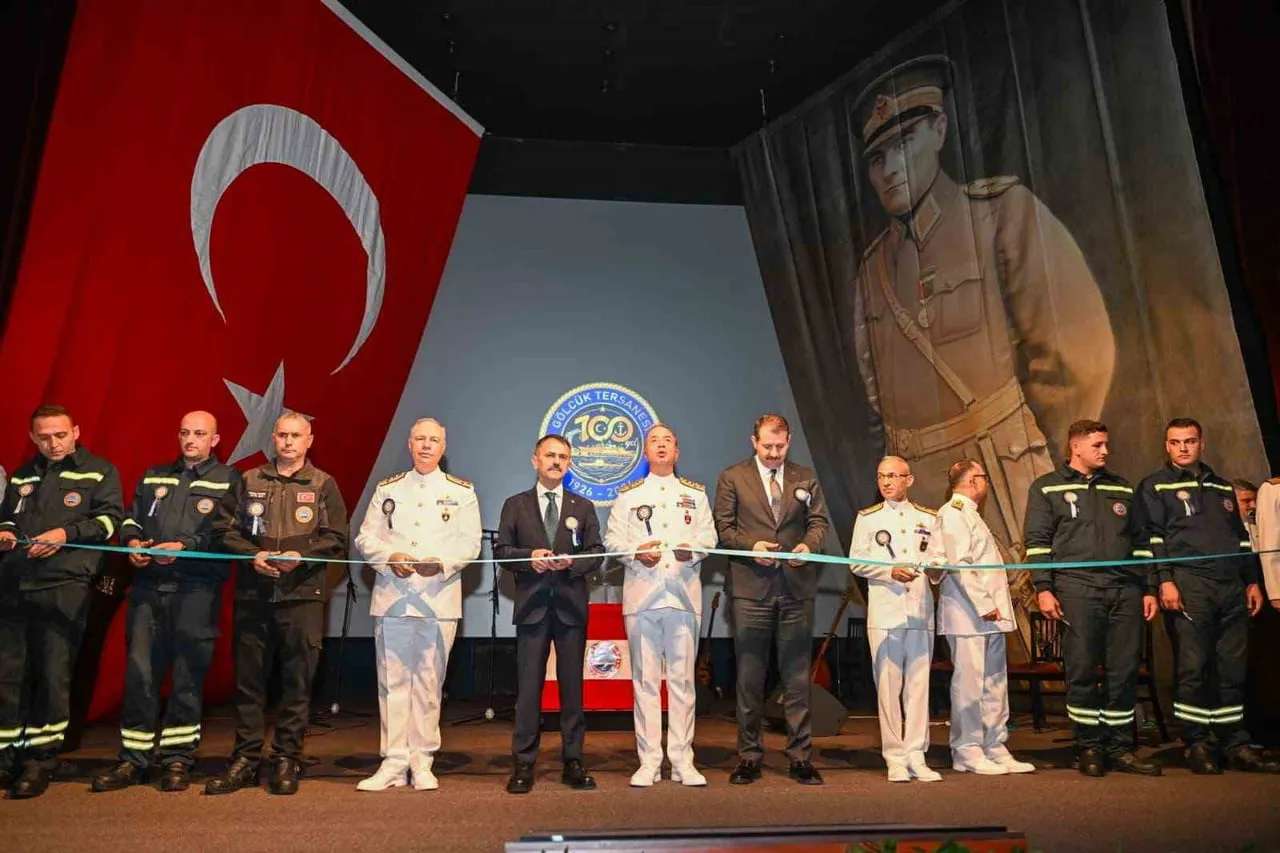 KOCAELİ'DE GÖLCÜK TERSANESİ KOMUTANLIĞININ 100'ÜNCÜ KURULUŞ YIL DÖNÜMÜ TÖRENLE KUTLANIRKEN, BİR...