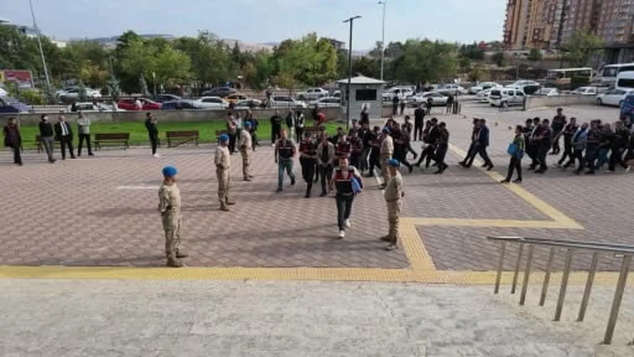 KYOK kaldırıldı, dosyalar yeniden açıldı: Aralarında 2 eski başkanın da olduğu 35 şüpheli...