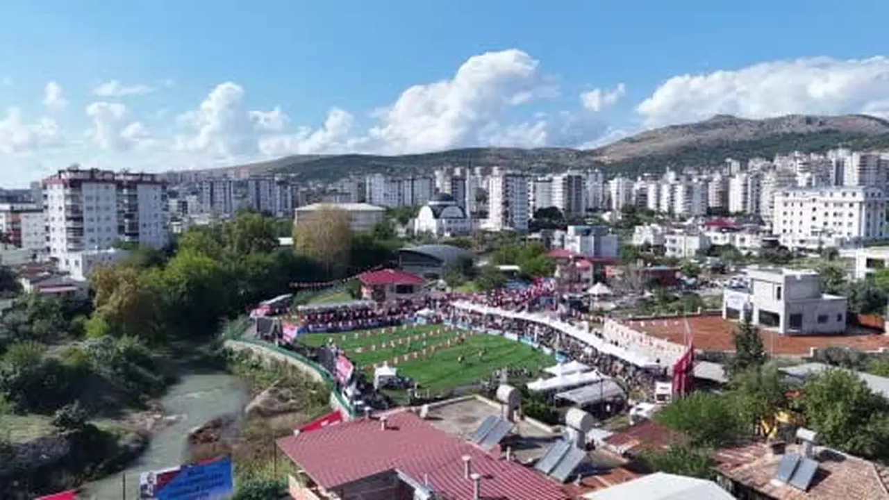 Adana’nın Kozan ilçesinde bu yıl 10’uncusu düzenlenen İsmet Atlı Karakucak Güreşleri’nde...