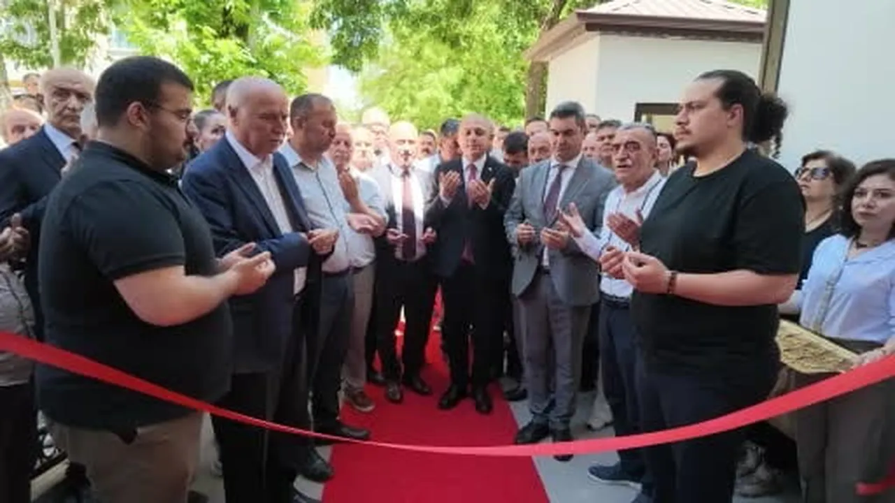 Belediye Başkanı makam binasını sosyal tesise dönüştürdü: Dualarla hizmete açıldı