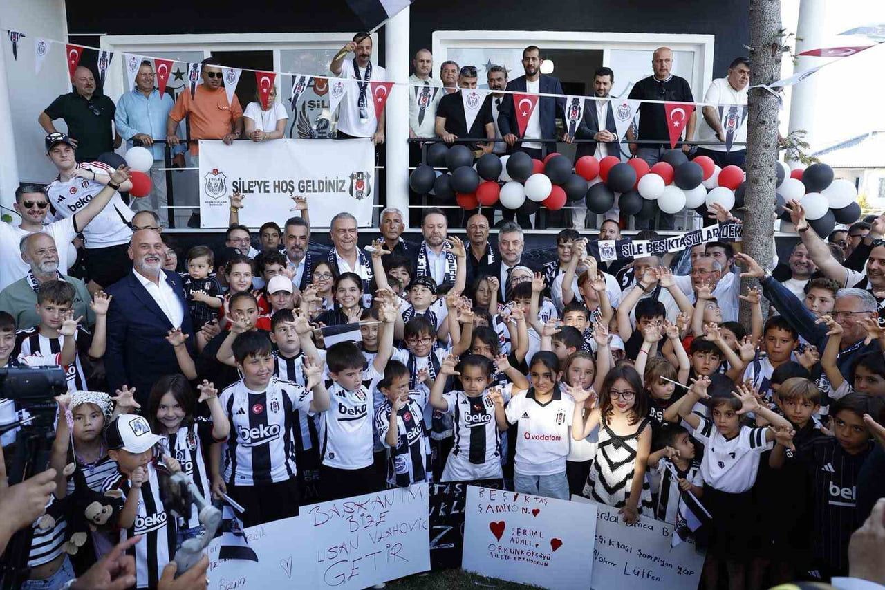 BEŞİKTAŞ İKİNCİ BAŞKANI HAKAN DALTABAN, ŞİLE BEŞİKTAŞLILAR DERNEĞİ’NİN AÇILIŞ TÖRENİNDE ŞİLELİ...
