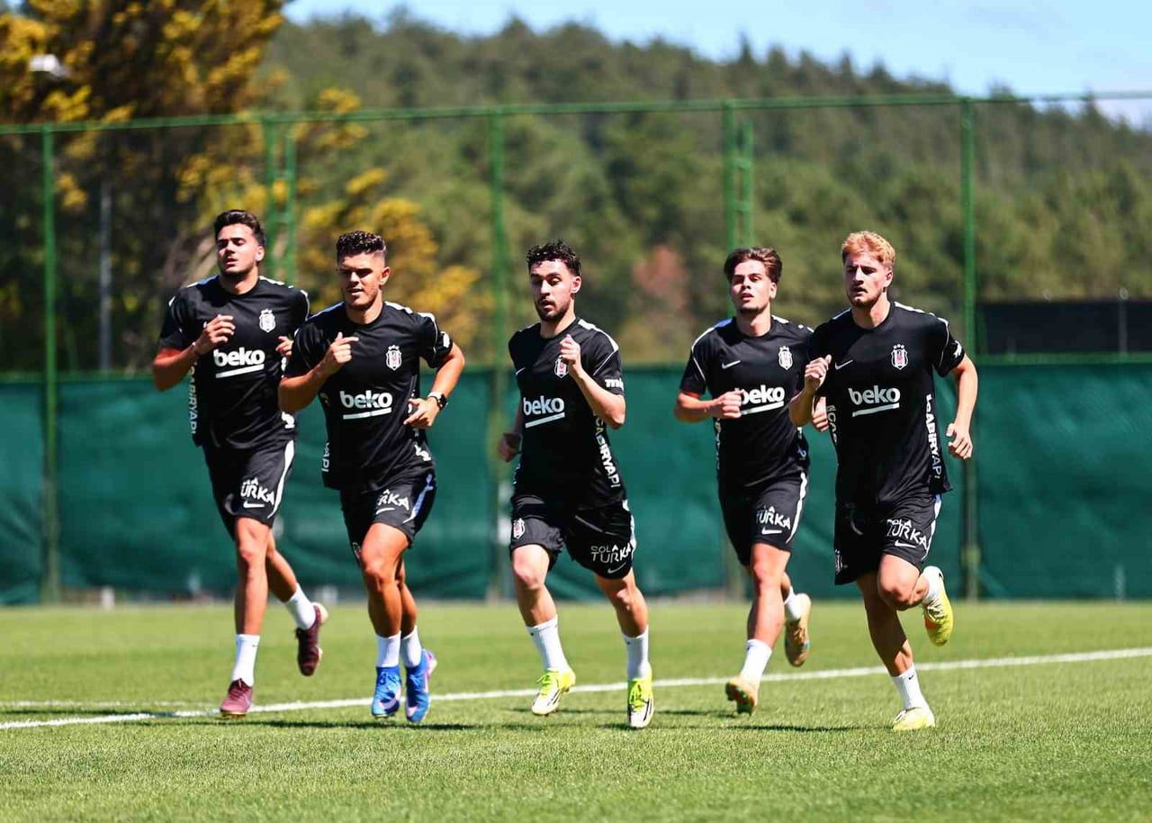 BEŞİKTAŞ, YENİ SEZON HAZIRLIKLARINA BUGÜN YAPTIĞI ANTRENMANLA BAŞLADI.
