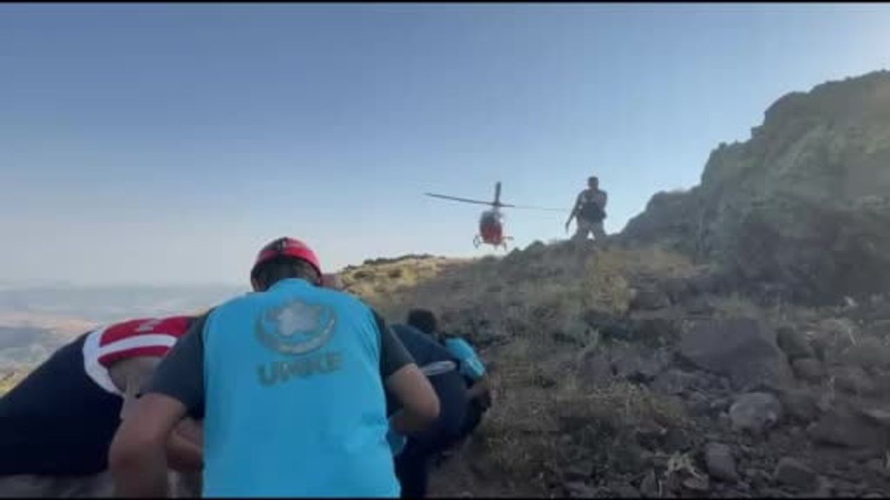 Ayağı kırılan kadın helikopterle hastaneye kaldırıldı