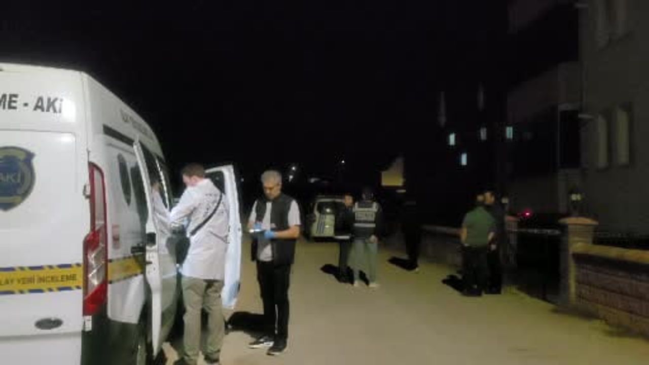 Balkondan düşen yaşlı adam hayatını kaybetti