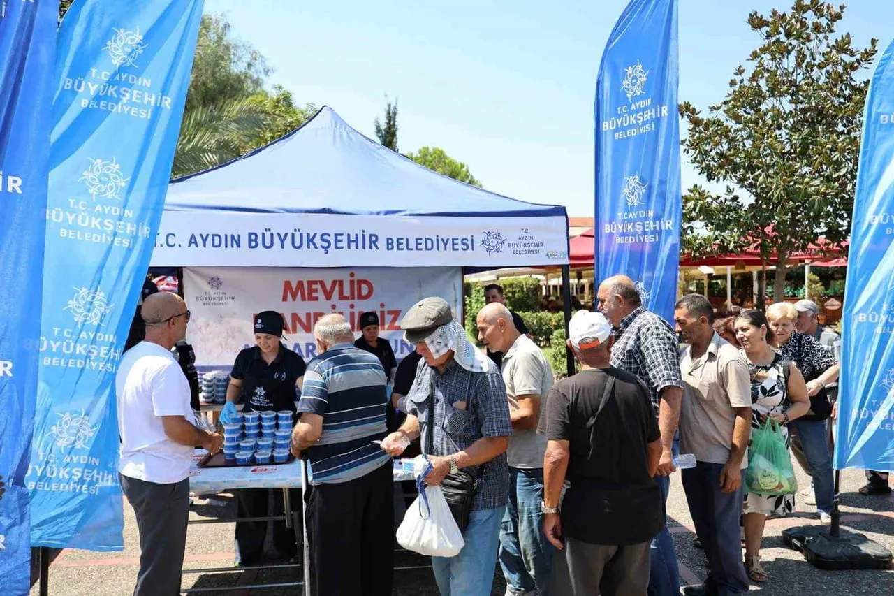 AYDIN BÜYÜKŞEHİR BELEDİYESİ TARAFINDAN MEVLİD KANDİLİ DOLAYISIYLA KENTİN ÇEŞİTLİ NOKTALARINDA...