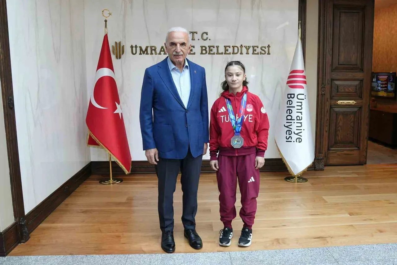 ÜMRANİYE BELEDİYE BAŞKANI İSMET YILDIRIM VE SEMA NUR YÜKSEL