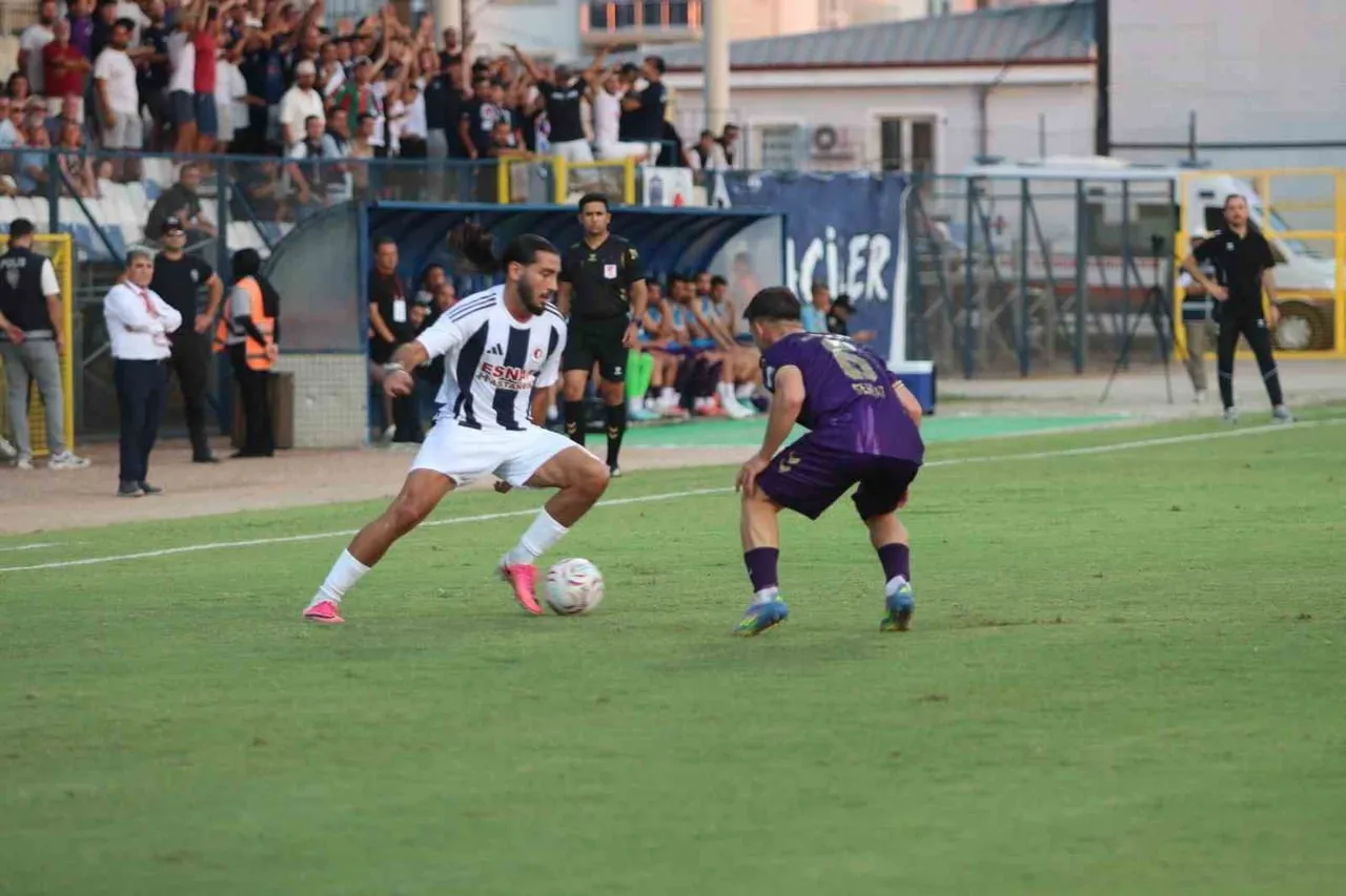 TFF 2. LİG KIRMIZI GRUP'UN İLK HAFTASINDA FETHİYESPOR EVİNDE 52 ORDUSPOR'A 3-0 MAĞLUP OLDU.