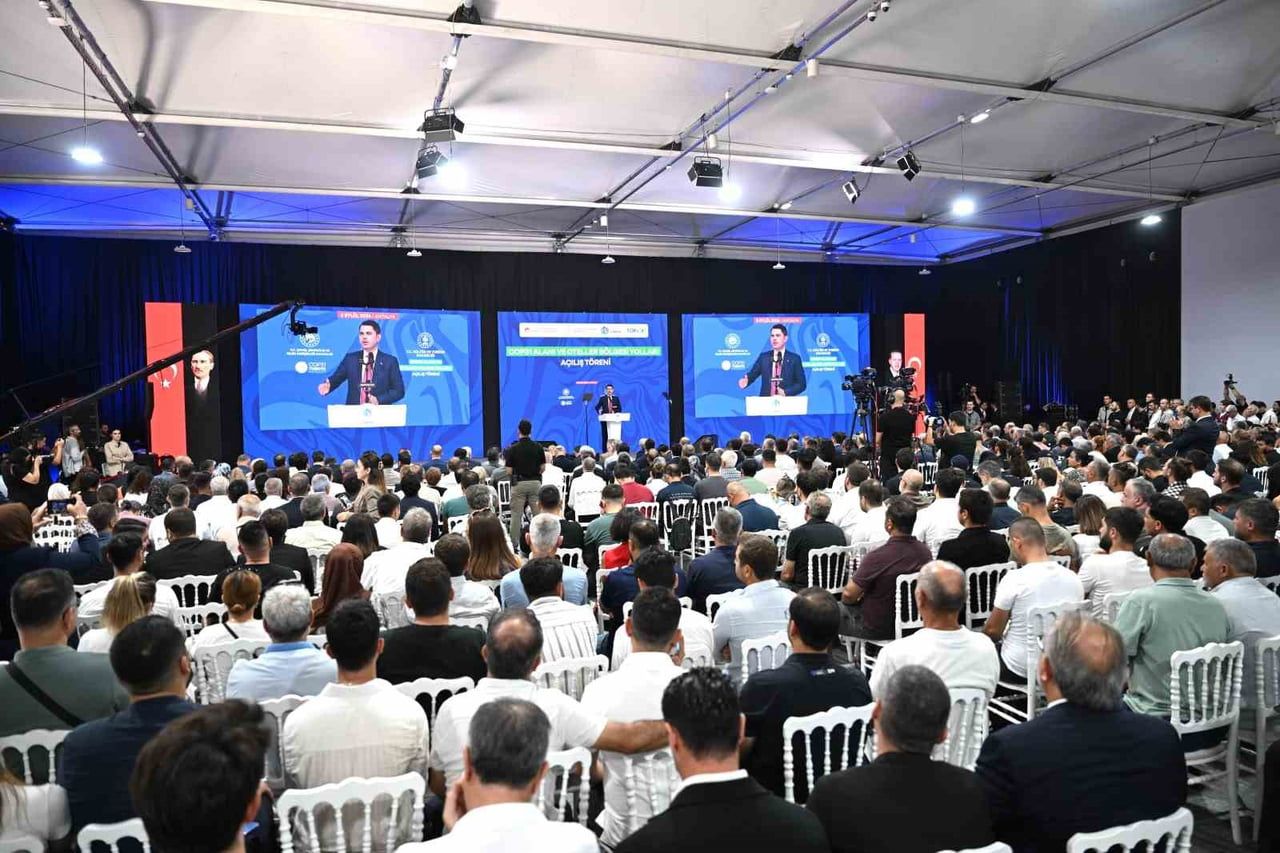 ÇEVRE, ŞEHİRCİLİK VE İKLİM DEĞİŞİKLİĞİ BAKANI MURAT KURUM KONUŞMA YAPTI