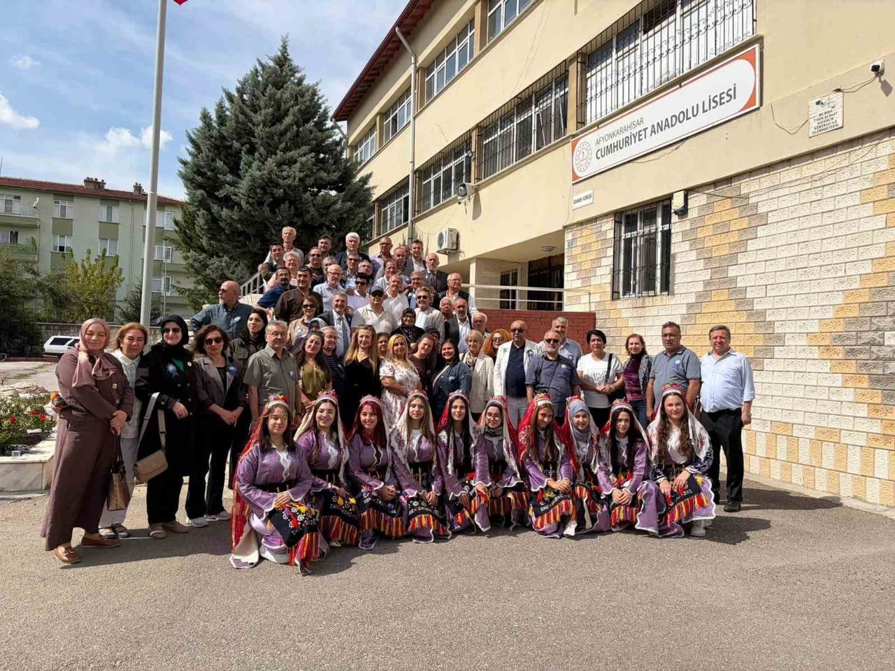 AFYONKARAHİSAR CUMHURİYET ANADOLU LİSESİ’NİN 1984-1985 DÖNEMİ MEZUNLARI, MEZUNİYETLERİNİN 40’INCI...