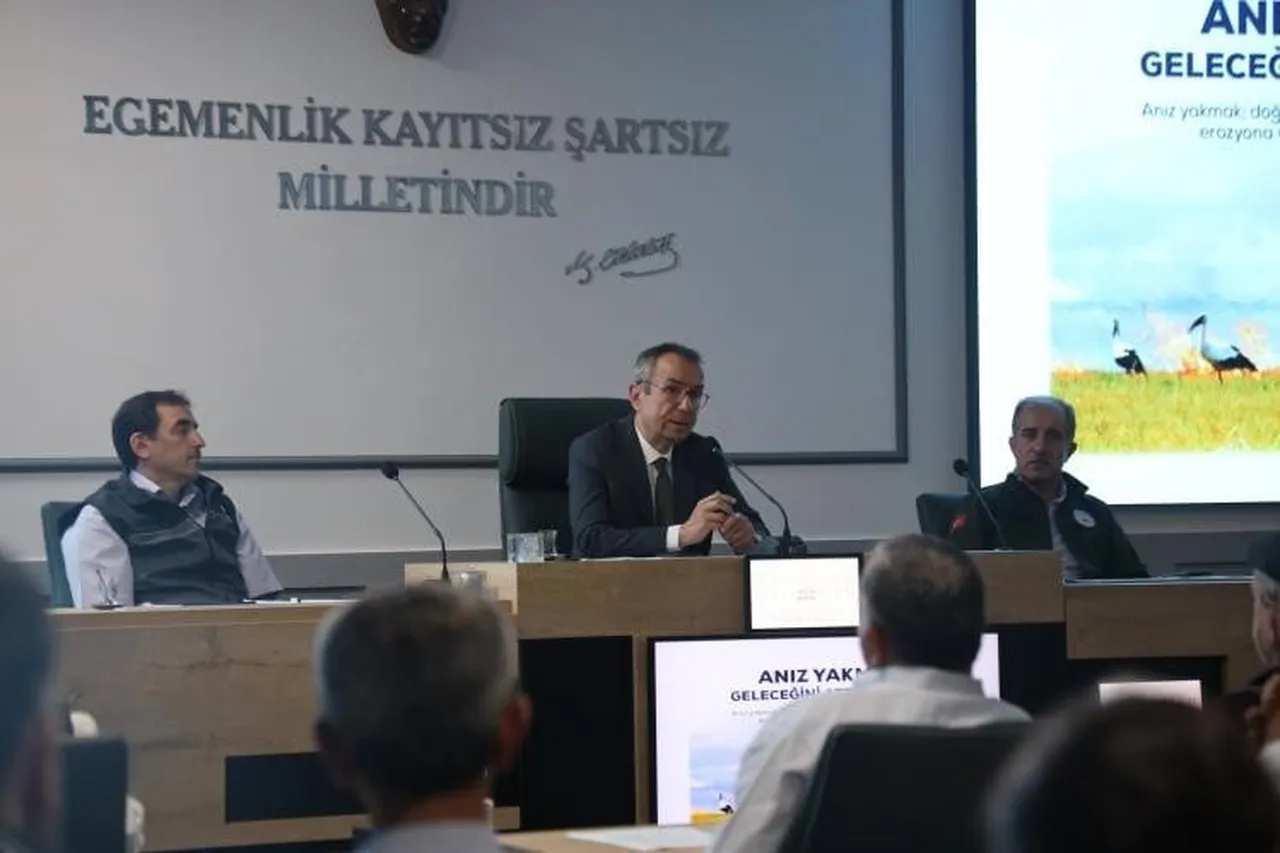 BİLECİK'TE BİÇERDÖVER KONTROLLERİ VE ANIZ YANGINLARI MASAYA YATIRILDI