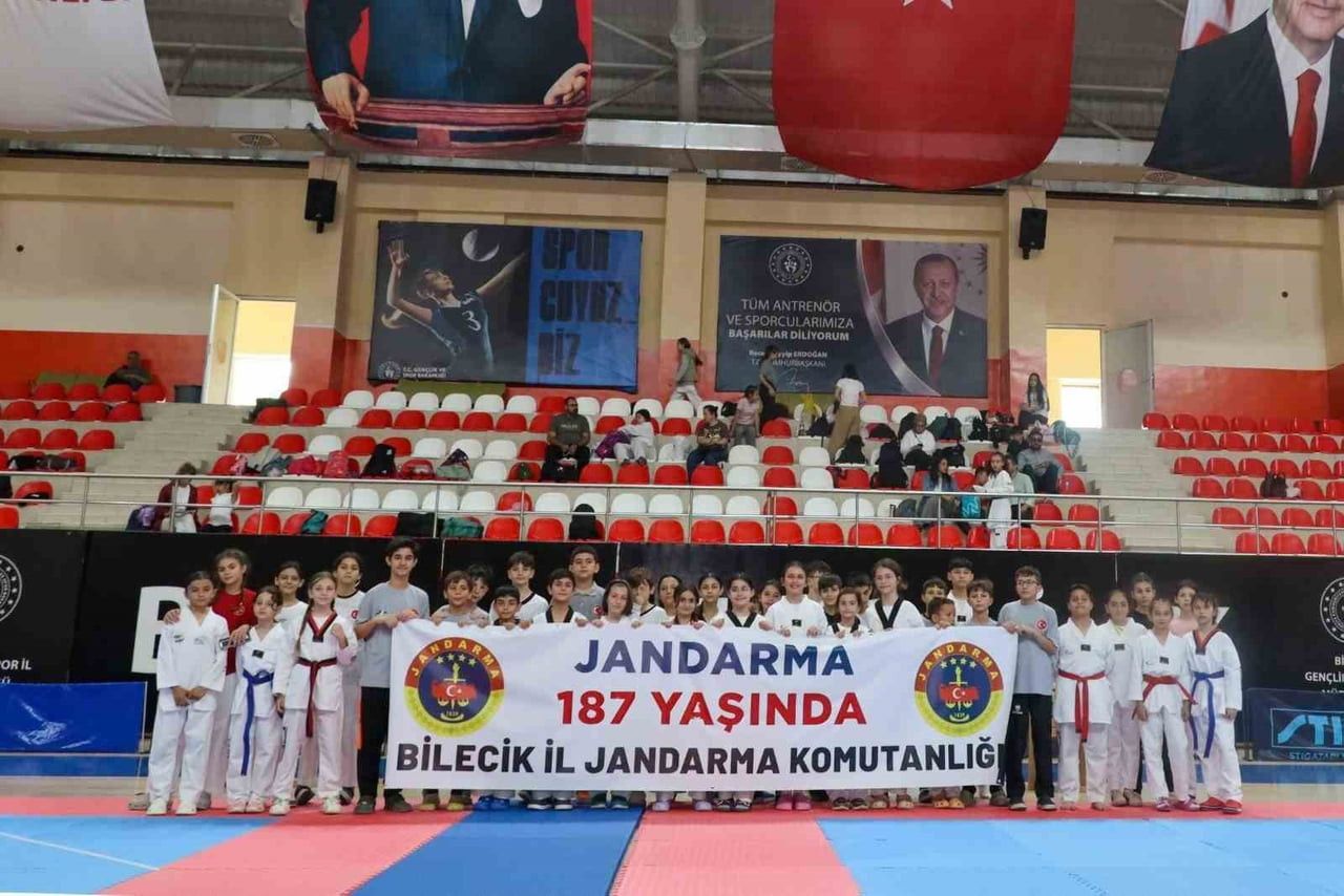 BİLECİK’TE JANDARMANIN 187. YILINA ÖZEL PANKART