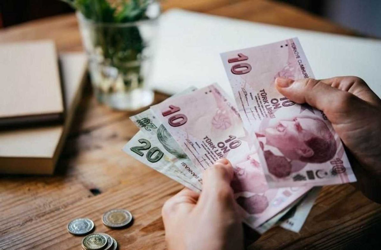 Bir ayda 3 maaş