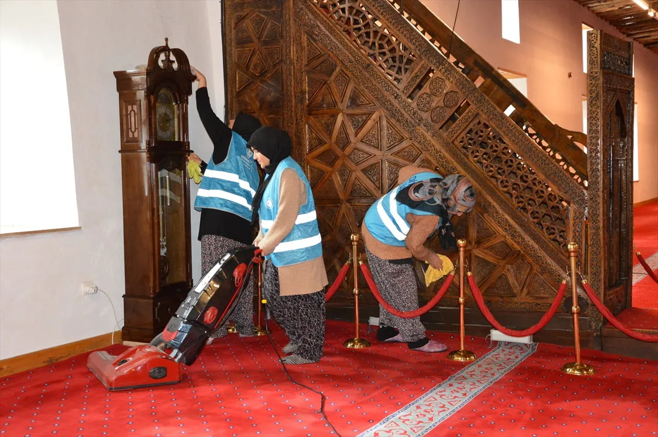 Birleşmiş Milletler Eğitim, Bilim ve Kültür Örgütü (UNESCO) Dünya Mirası Listesi'nde yer alan 8...