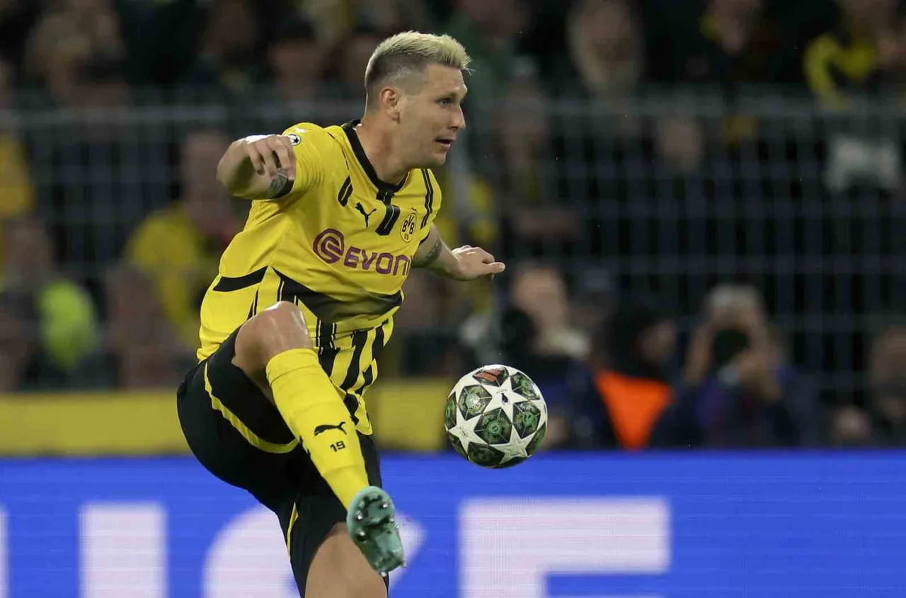 BORUSSİA DORTMUND FORMASI GİYEN DEFANS OYUNCUSU NİKLAS SÜLE, YAŞADIĞI FİZİKSEL VE SAKATLIK...