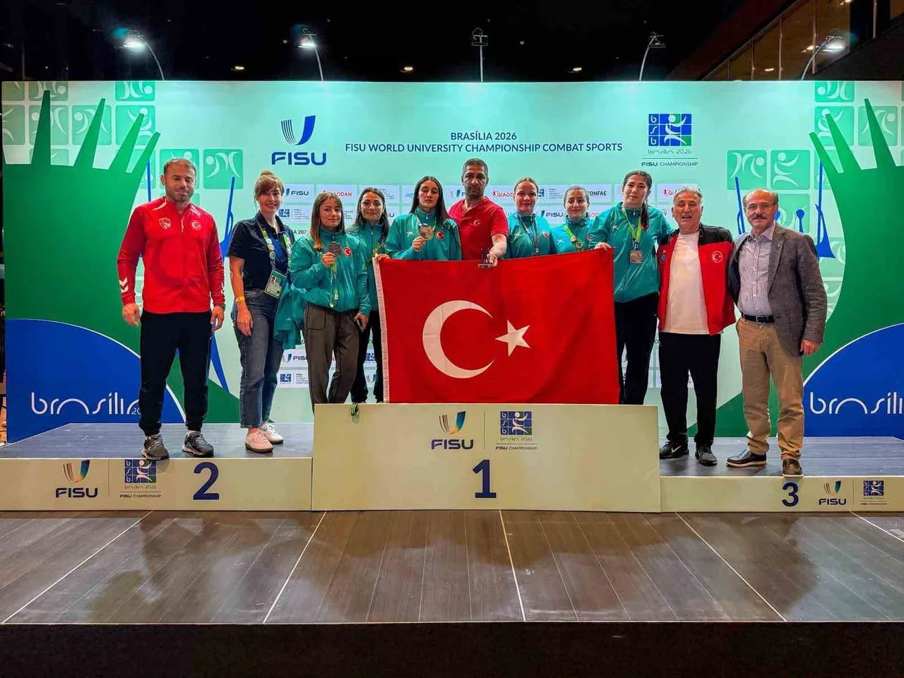 BREZİLYA'DA DÜZENLENEN FISU DÜNYA ÜNİVERSİTELER GÜREŞ ŞAMPİYONASI'NDA MÜCADELE EDEN KADIN GÜREŞ...