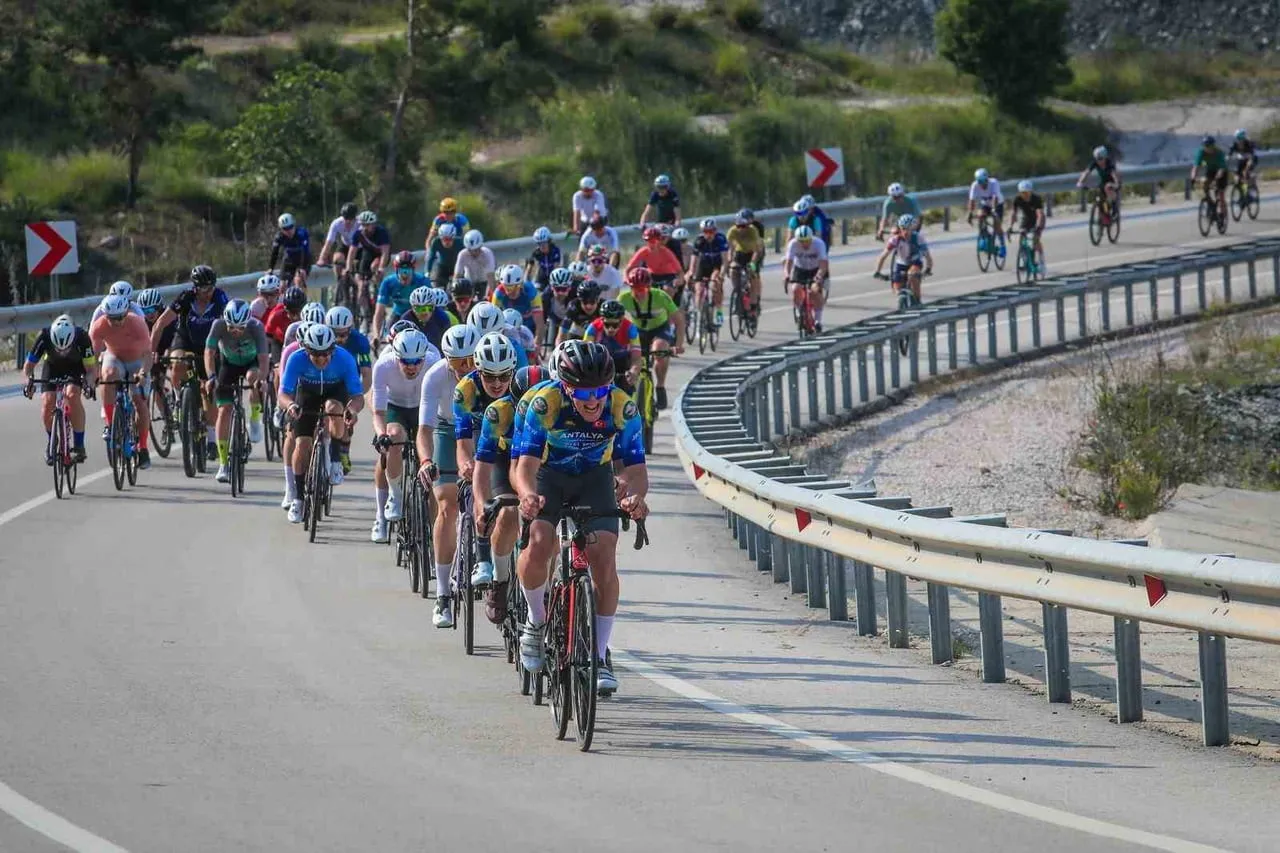 BU YIL SEKİZİNCİSİ DÜZENLENEN GRAN FONDO ANTALYA YARIŞLARI TAMAMLANDI. YARIŞLAR SONRASI DERECEYE...