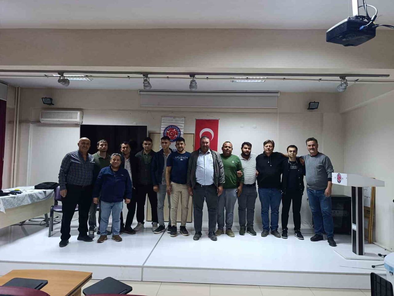 BULDAN KARA AVCILAR DERNEĞİ ÖNCÜLÜĞÜNDE DÜZENLENEN AVCILIK KURSUNDA SINAVA GİREN 21 KİŞİDEN 19’U...