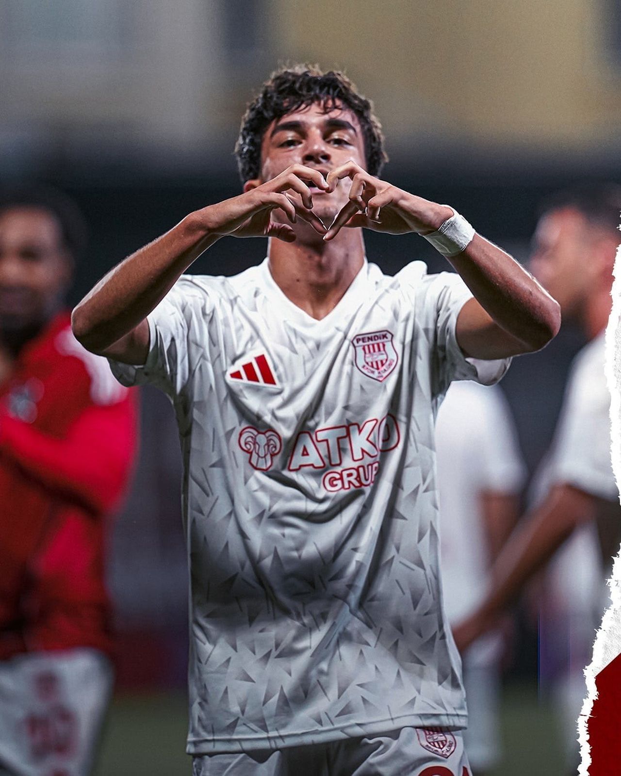 BURSASPOR, EYÜPSPOR'UN 19 YAŞINDAKİ MİLLİ SAĞ BEKİ HÜSEYİN MALDAR'I KADROSUNA KATTI.