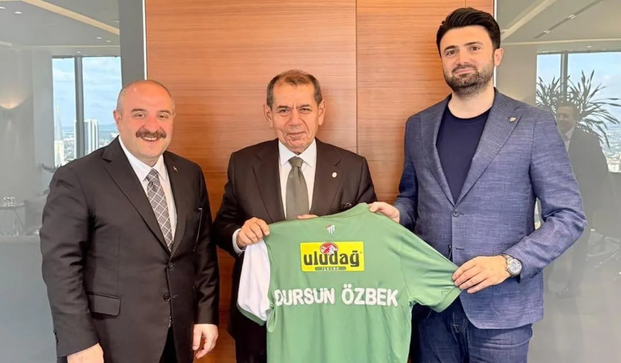 BURSASPOR KULÜBÜ BAŞKANI ENES ÇELİK, AK PARTİ BURSA MİLLETVEKİLİ MUSTAFA VARANK İLE BİRLİKTE...