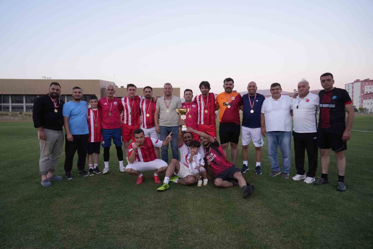 NİĞDE ÖMER HALİSDEMİR ÜNİVERSİTESİ SPOR KOORDİNATÖRLÜĞÜ TARAFINDAN 15 TEMMUZ DEMOKRASİ VE MİLLİ...