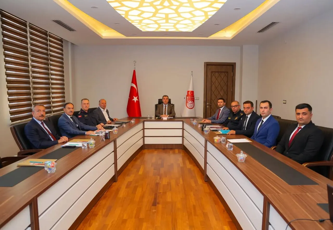 BAYBURT’TA ÜNİVERSİTE GÜVENLİĞİ İÇİN ALINAN TEDBİRLER GÖRÜŞÜLDÜ