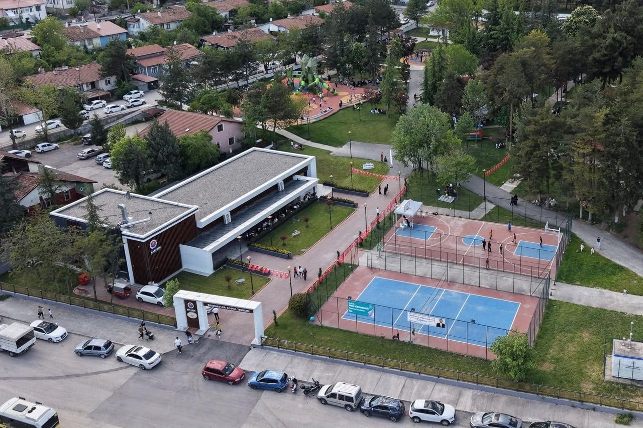 KARABÜK BELEDİYESİ TARAFINDAN KENTE KAZANDIRILAN HAS BAHÇE SOSYAL TESİSİ, DÜZENLENEN TÖRENLE...