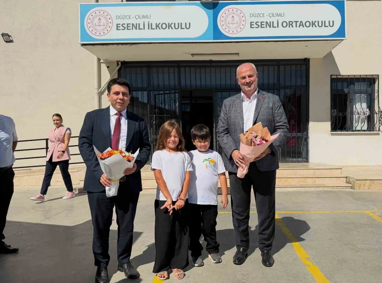 ÇİLİMLİ KAYMAKAMI AHMET ALİ ALTINTAŞ VE BELEDİYE BAŞKANI YILMAZ YILDIZ, 2026-2027 EĞİTİM ÖĞRETİM...