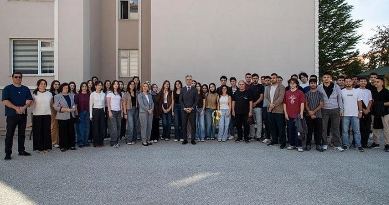 EBYÜ REKTÖRÜ KUYRUKLUYILDIZ, TIP FAKÜLTESİ ÖĞRENCİLERİYLE BULUŞTU