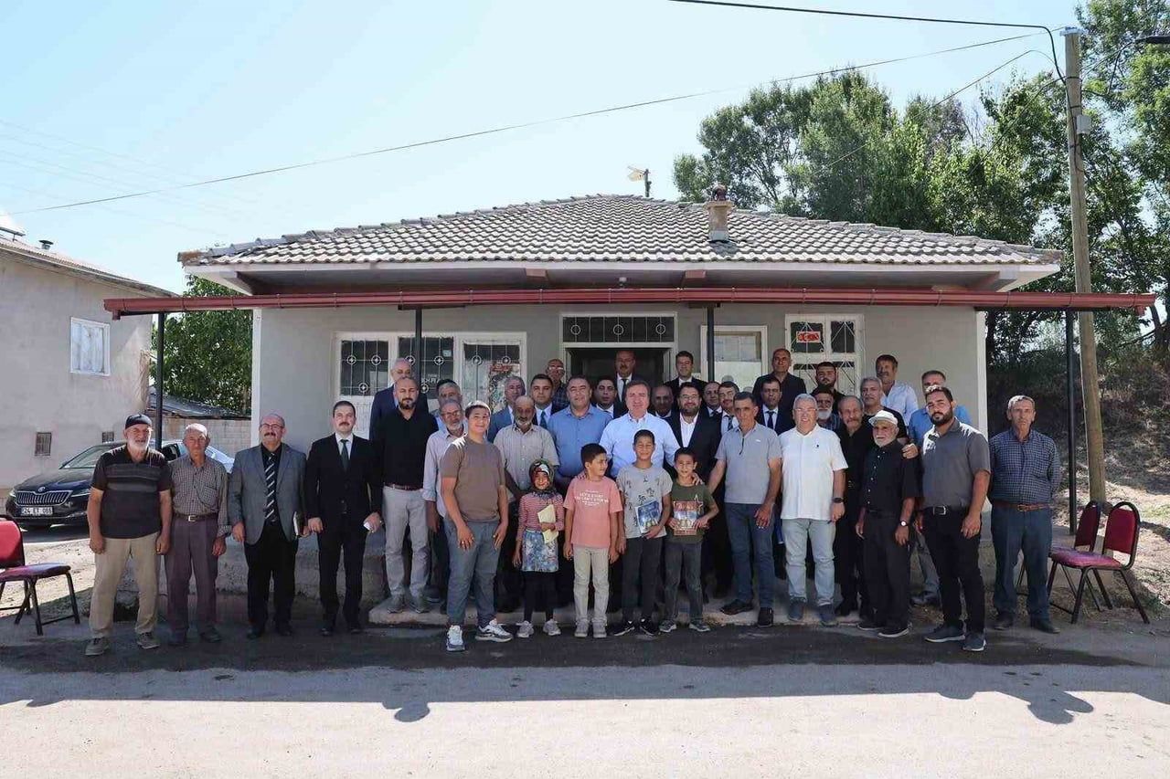 VALİ AYDOĞDU SOĞUKOLUK KÖYÜNDE VATANDAŞLARLA BULUŞTU