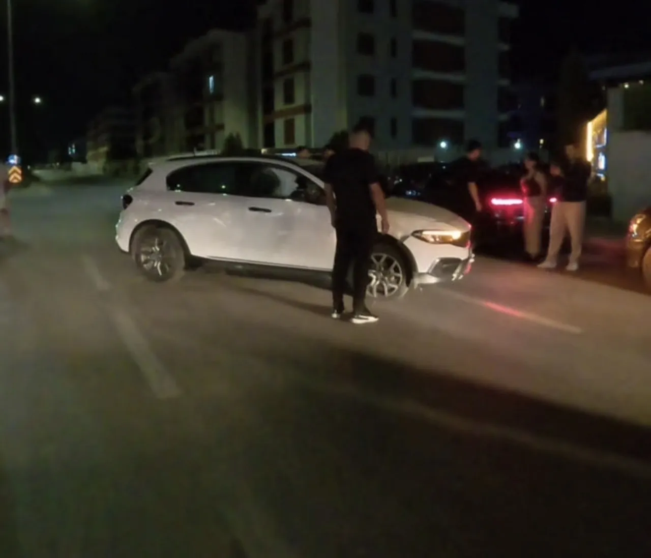 ESKİŞEHİR'İN TEPEBAŞI İLÇESİNDE OTOMOBİLLE ÇARPIŞAN MOTOSİKLETİN SÜRÜCÜSÜ...