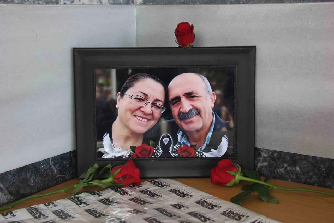 İZMİR'DE GEÇTİĞİMİZ GÜNLERDE MEYDANA GELEN TRAFİK KAZASINDA HAYATINI KAYBEDEN ÇİFT, MEMLEKETLER...
