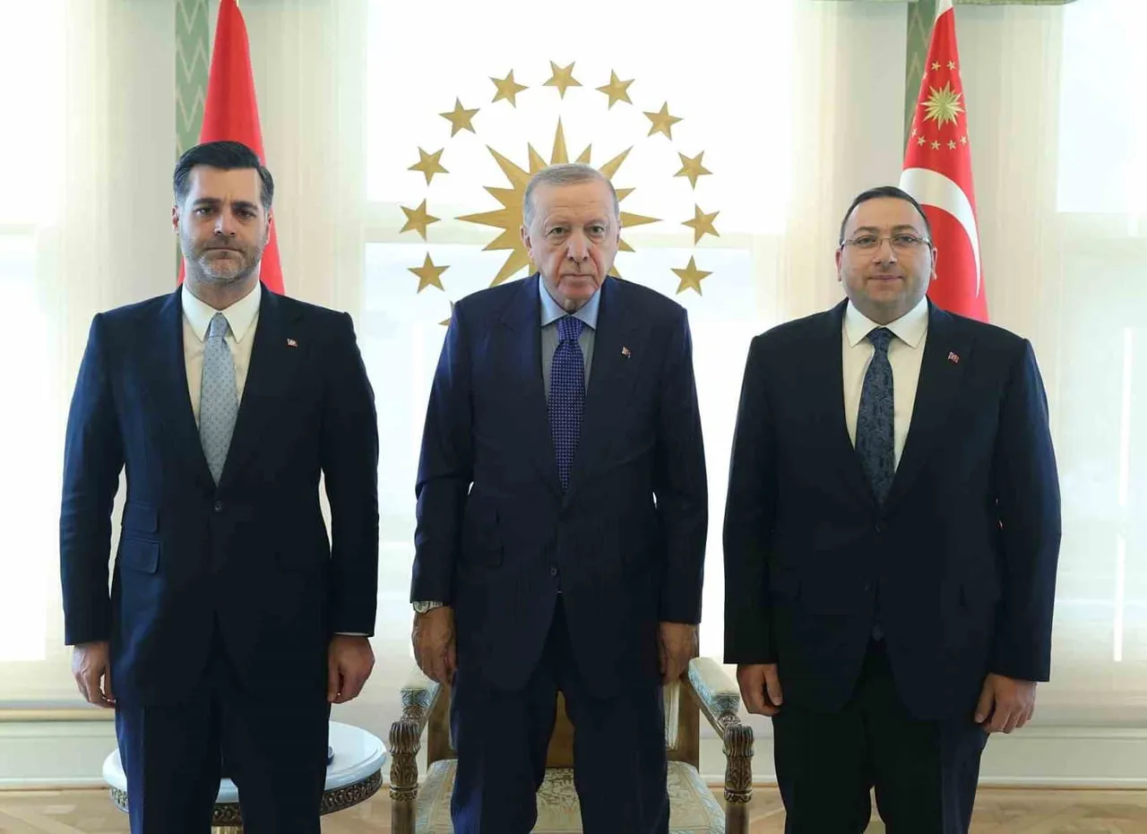 CUMHURBAŞKANI RECEP TAYYİP ERDOĞAN, ÜSKÜDAR BELEDİYE BAŞKAN VEKİLİ DÜNDAR ZİYA GÜLTEKİN’İ KABUL...