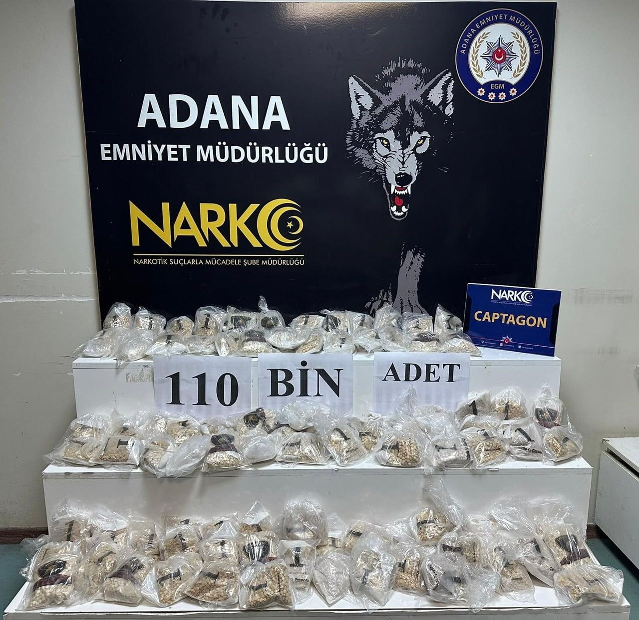 ADANA'DA ŞÜPHE ÜZERİNE DURDURULAN BİR ARACIN TORPİDO, VİTES KUTUSU VE YEDEK LASTİĞİNDEN 110 BİN...