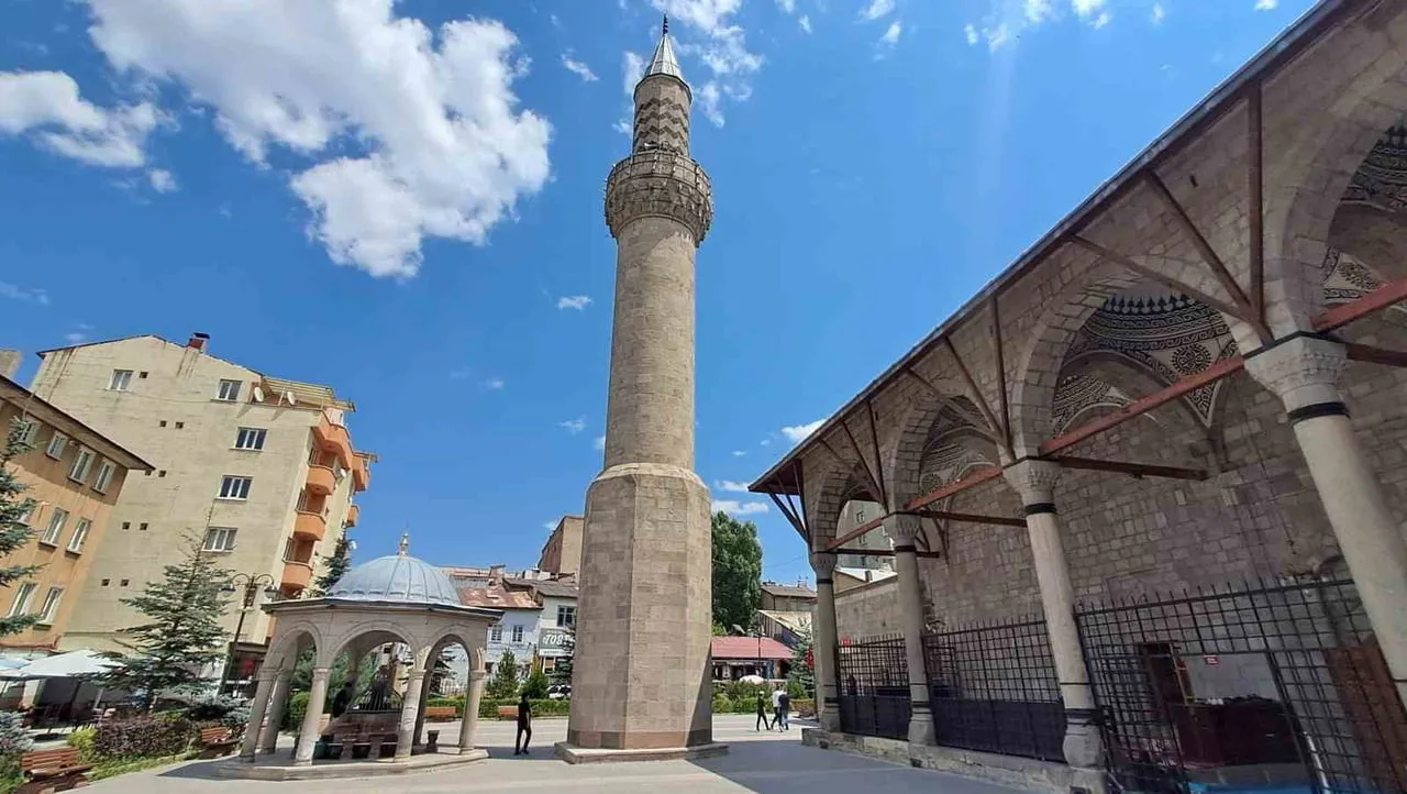 MİNARE