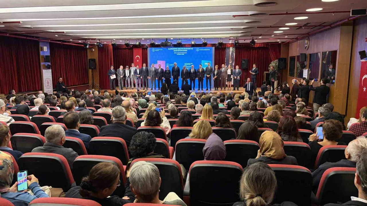 ANKARA MİLLİ KÜTÜPHANE KONFERANS SALONU'NDA, ALEKSANDRE JABA KOLEKSİYONU VE RAMİ KÜTÜPHANESİ KİTAP...