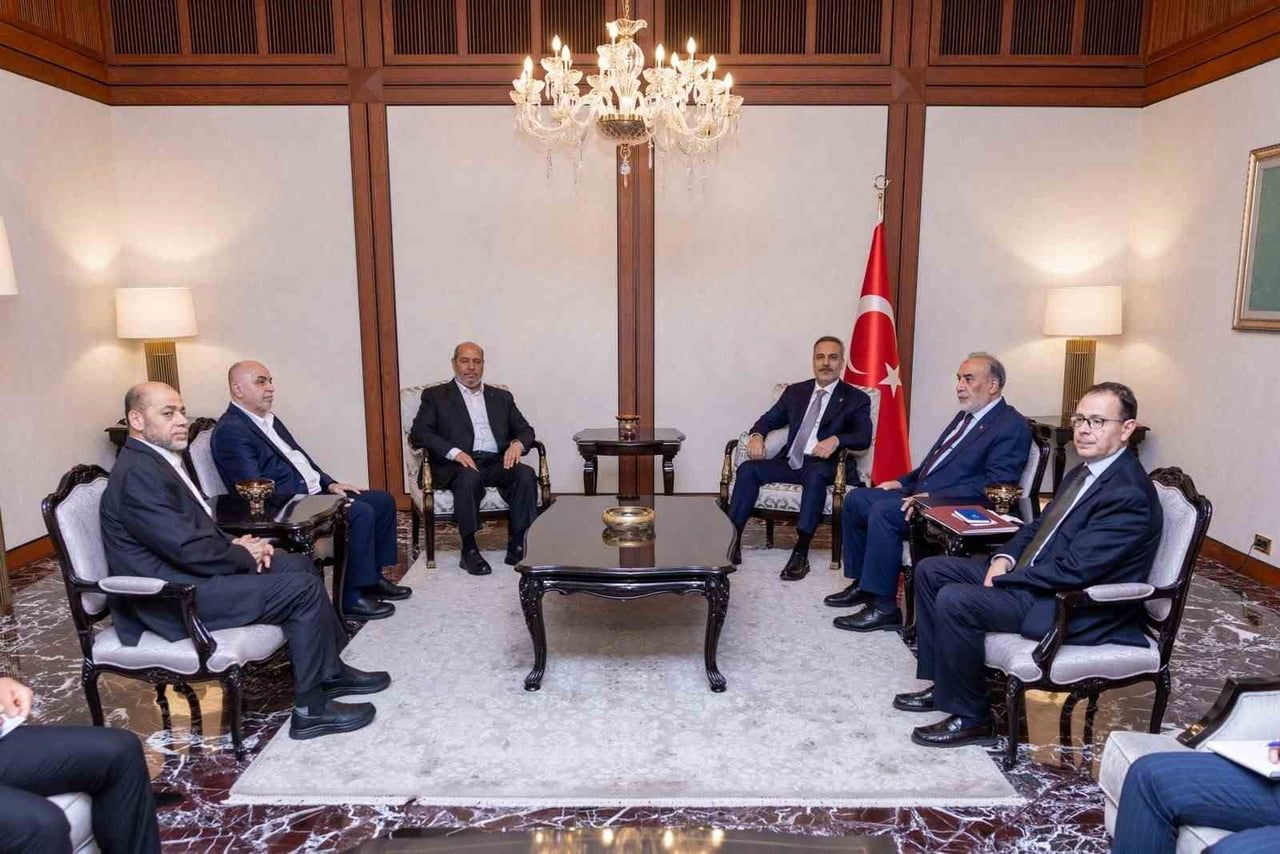 DIŞİŞLERİ BAKANI HAKAN FİDAN, ANKARA’DA HAMAS SİYASİ BÜRO ŞEFİ HALİL HAYYE VE BERABERİNDEKİ HAMAS...