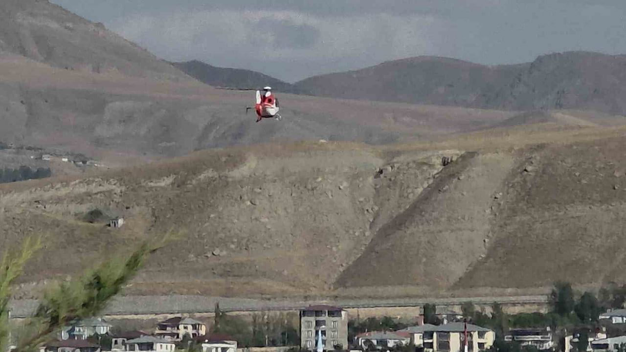 VAN’IN ERCİŞ İLÇESİNDE 'YENİDOĞAN SARILIĞI' OLAN BEBEK, AMBULANS HELİKOPTER İLE VAN'A...