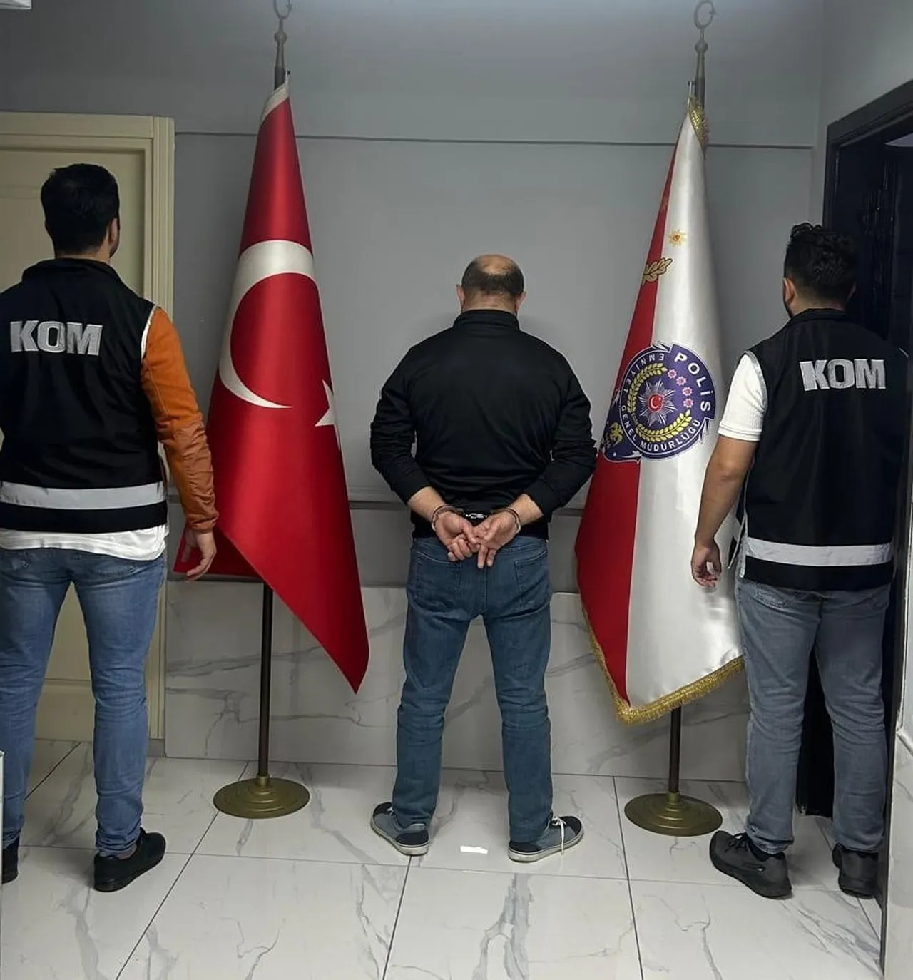 KIRMIZI BÜLTENLE ARANAN GÜRCİSTAN VATANDAŞI ORDU'NUN ÜNYE İLÇESİNDE YAKALANDI.