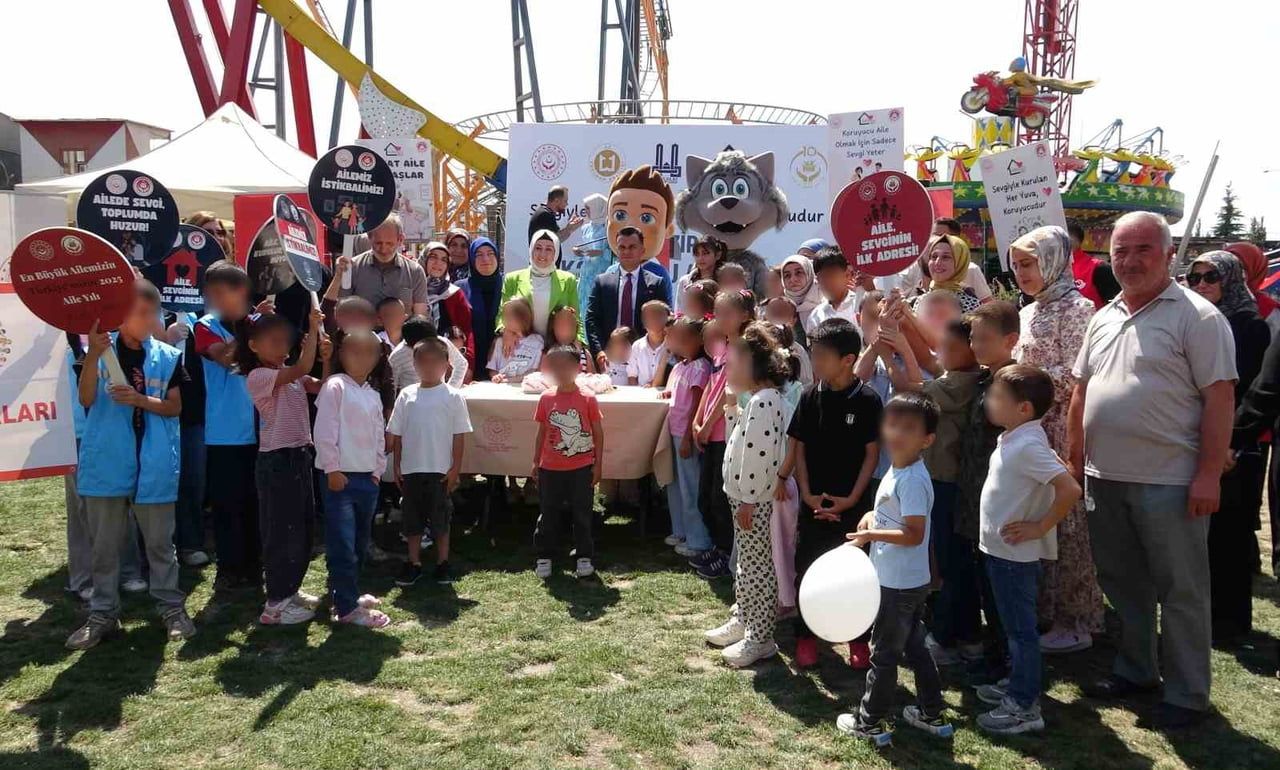 ERZURUM'DA BU YIL 3'ÜNCÜSÜ DÜZENLENEN KORUYUCU AİLE FESTİVALİ'NDE 55 KORUYUCU AİLE İLE 71 ÇOCUK...