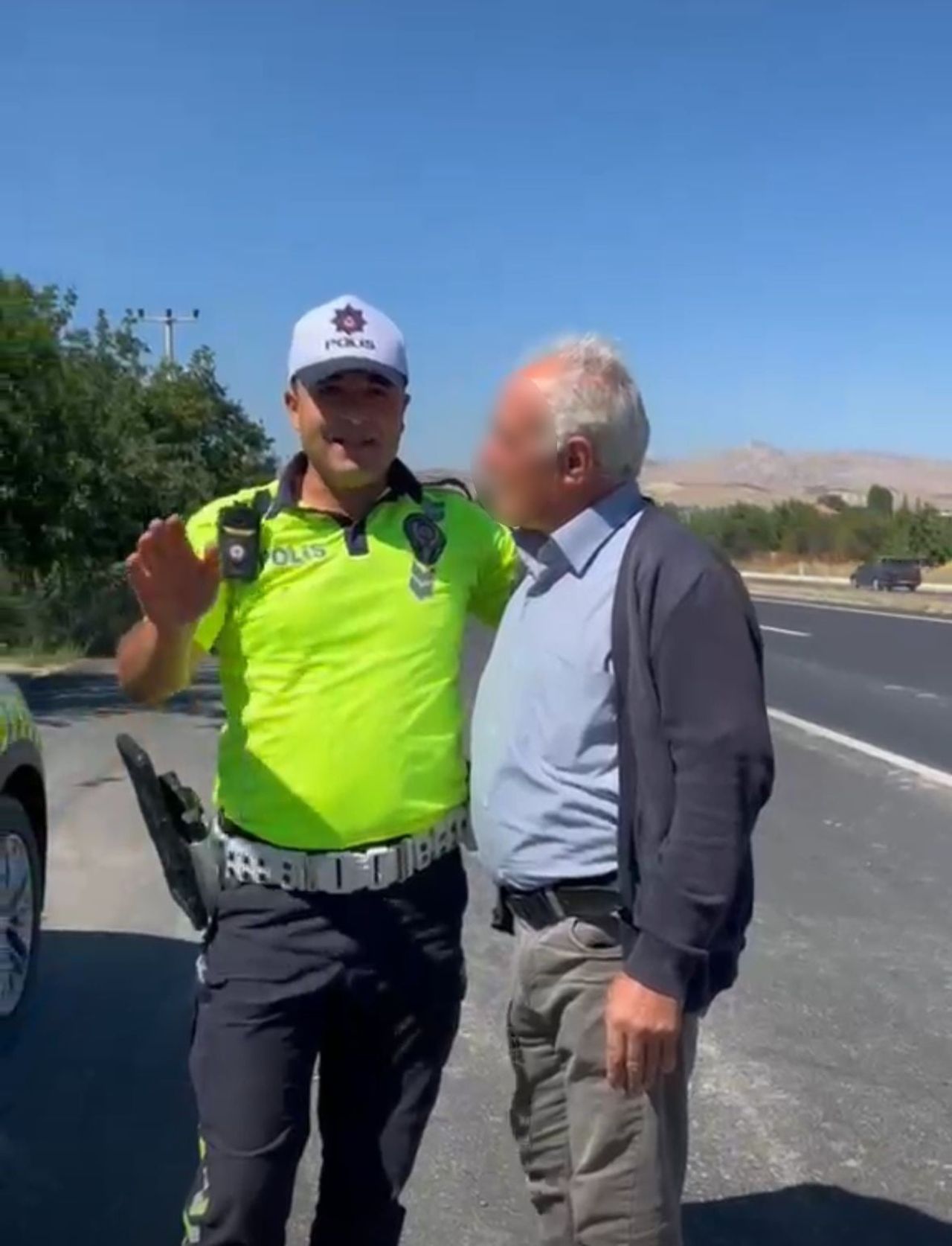 BURDUR’UN ÇAVDIR İLÇESİNDE YAŞAYAN SÜRÜCÜ TRAFİK UYGULAMASINDA FAZLA YOLCU İLE YAKALANMAMAK İÇİN...