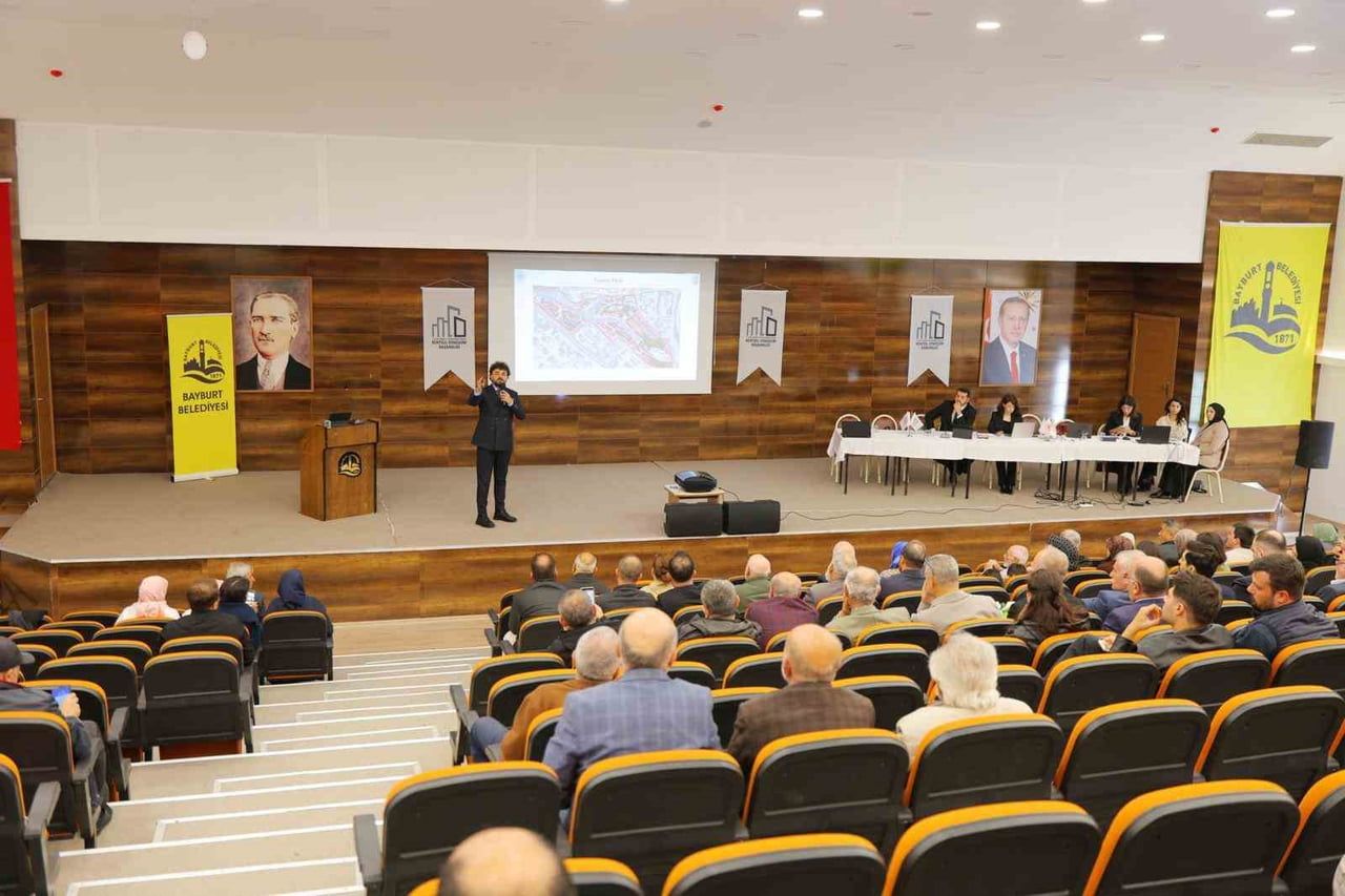 TUZCUZADE MAHALLESİ KENTSEL DÖNÜŞÜM PROJESİ HAK SAHİPLERİNE ANLATILDI