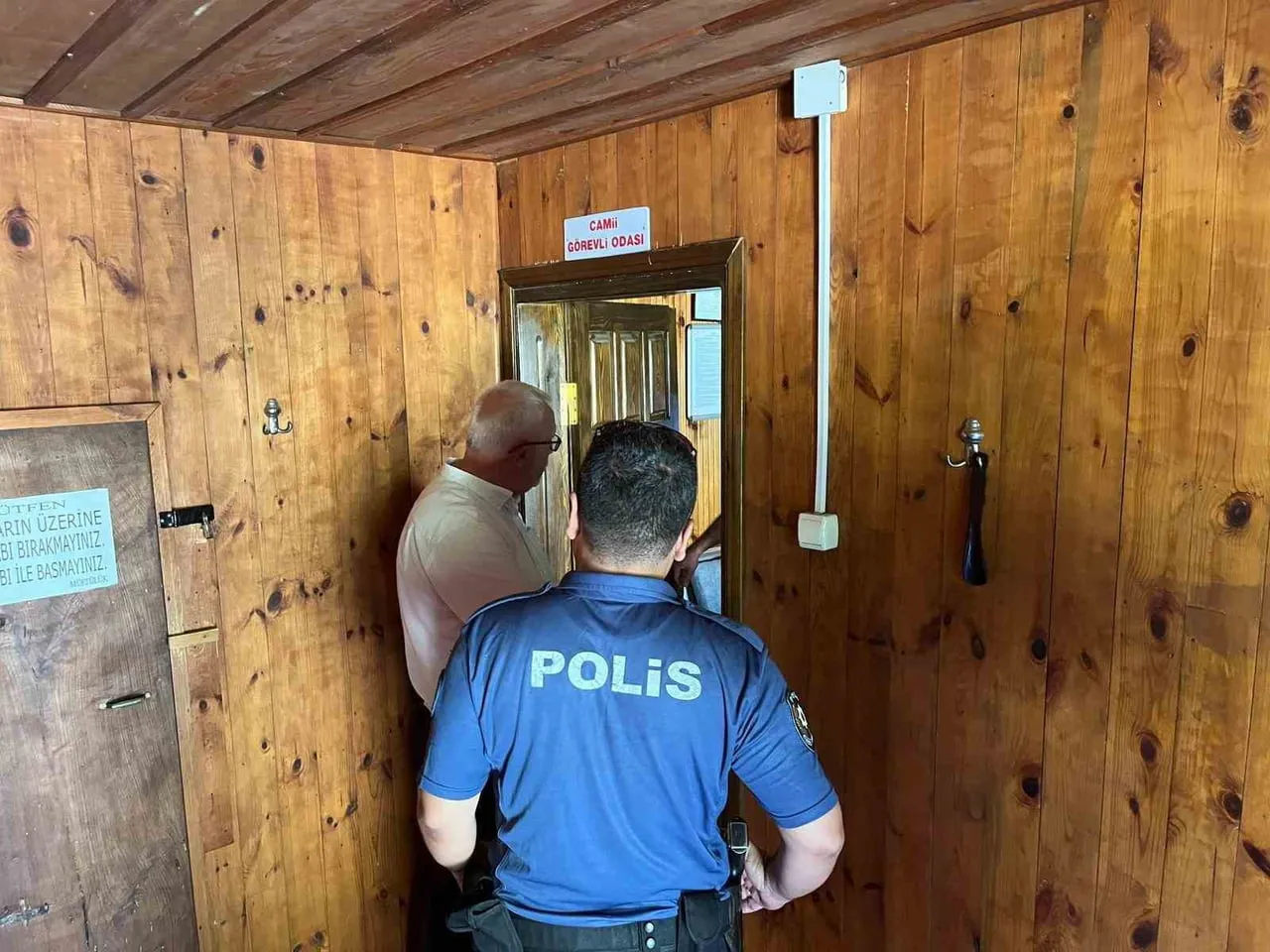 SİNOP’TAKİ TARİHİ ALAADDİN CAMİİ’NDE İMAM ODASININ KAPISI ZORLANARAK İÇERİ GİRİLDİ. OLAY ÖNCESİNDE...