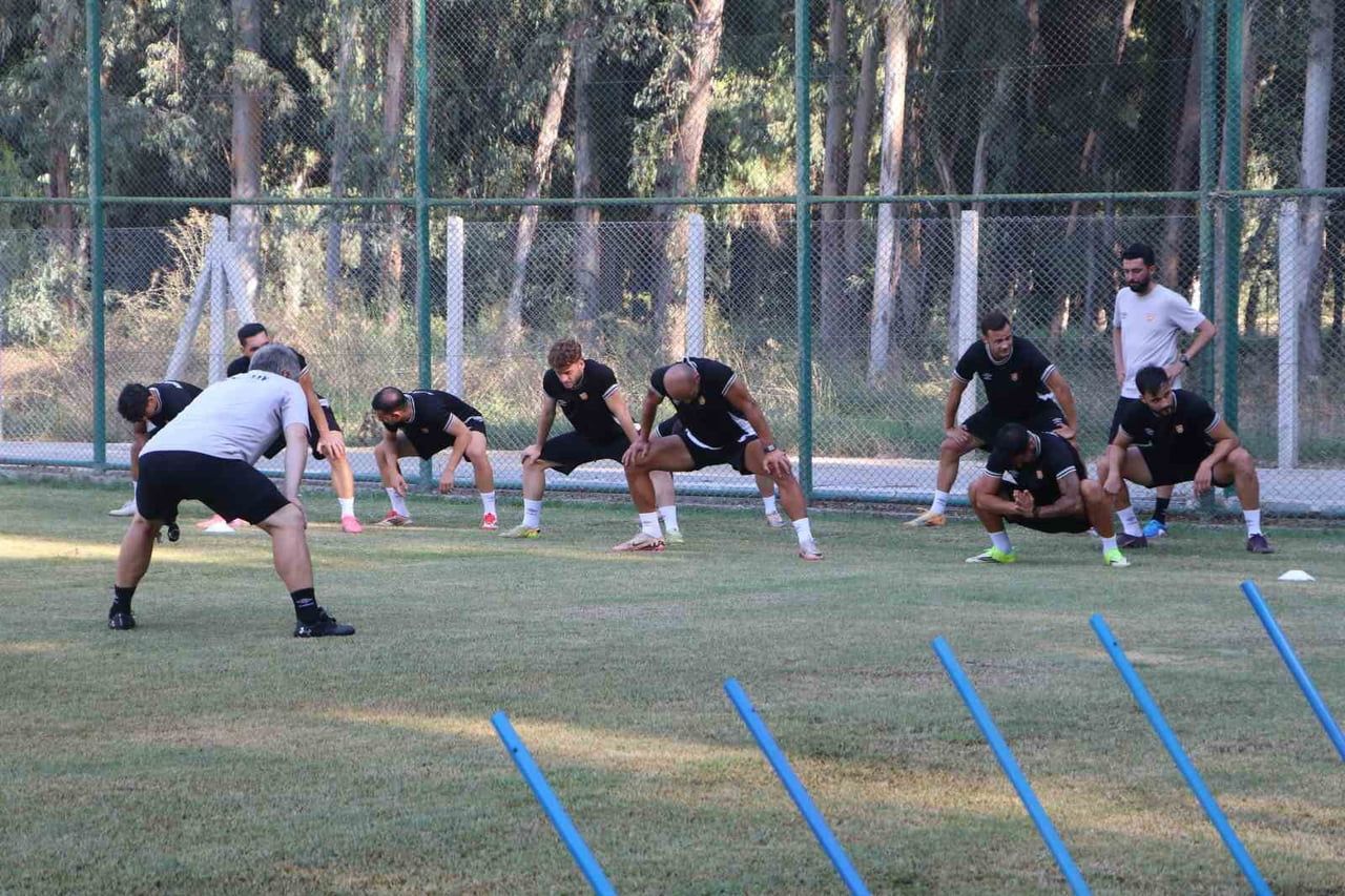 2. LİG’DE MÜCADELE EDEN ADANA 01 FK, YENİ SEZONDA 1. LİG HEDEFİYLE ÇALIŞMALARINI SÜRDÜRÜRKEN...