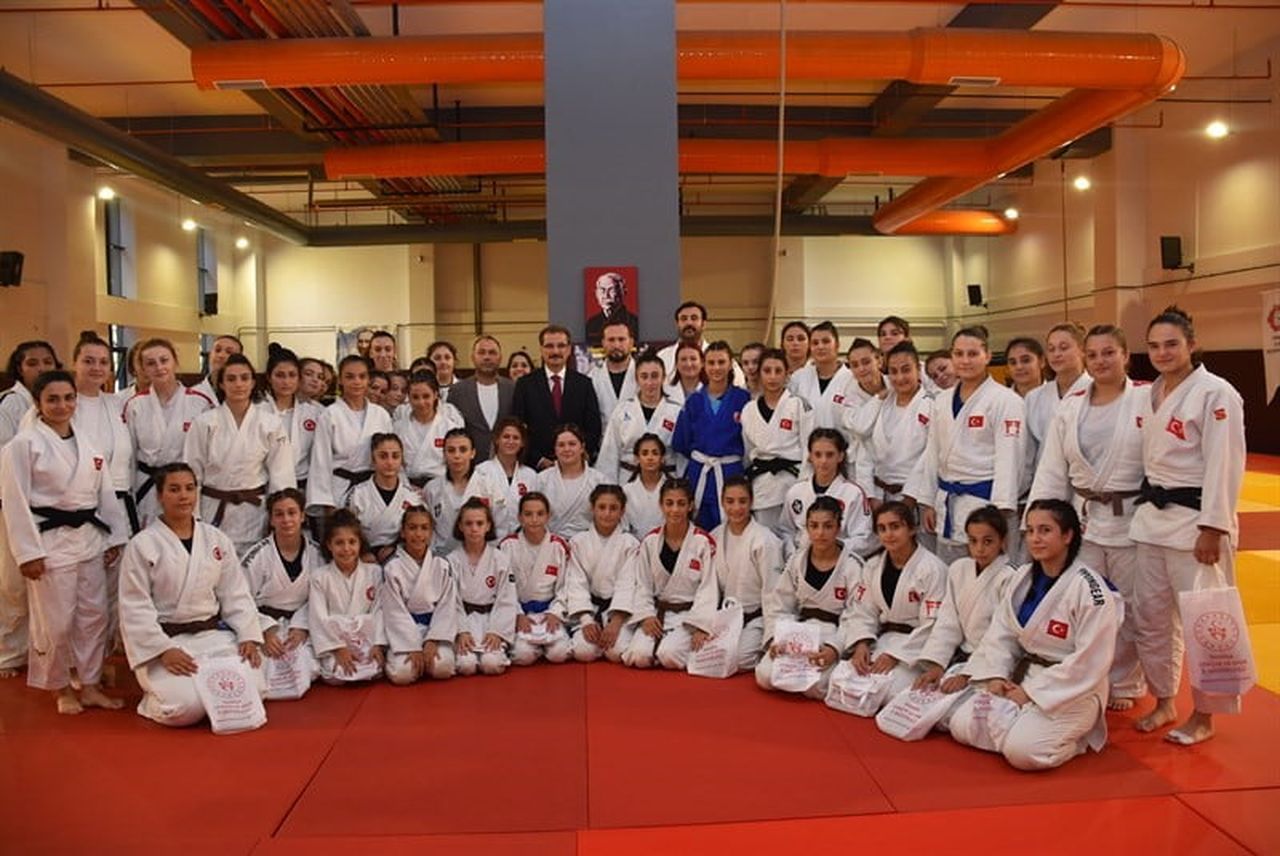 TÜRKİYE JUDO FEDERASYONU’NUN FAALİYET PROGRAMINDA YER ALAN YILDIZ KADIN MİLLİ TAKIM TEKNİK GELİŞİM...
