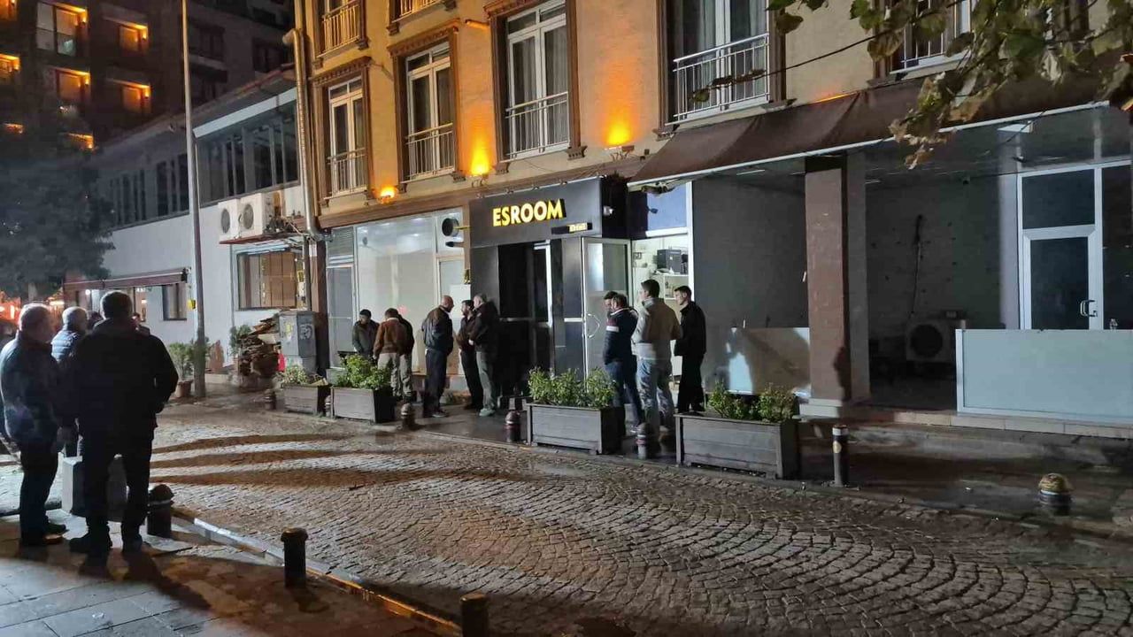 ESKİŞEHİR'DE SAHİBİ OLDUĞU OTELDE CANSIZ BEDENİNE ULAŞILAN ŞAHSIN ŞÜPHELİ ÖLÜMÜYLE İLGİLİ...