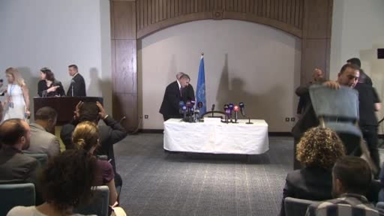 Birleşmiş Milletler (BM) Genel Sekreteri Antonio Guterres Şam’da düzenlediği basın toplantısında...
