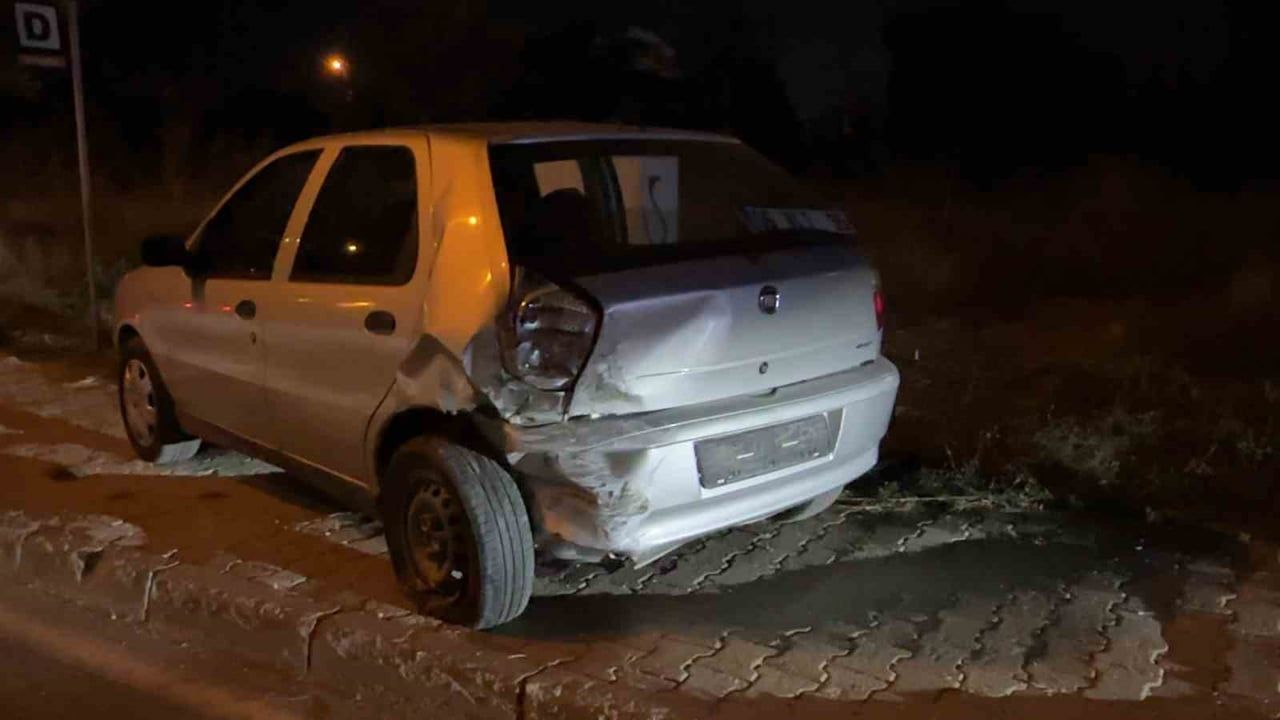 ESKİŞEHİR'DE HAFİF TİCARİ ARAÇ İLE OTOMOBİL ÇARPIŞTI
