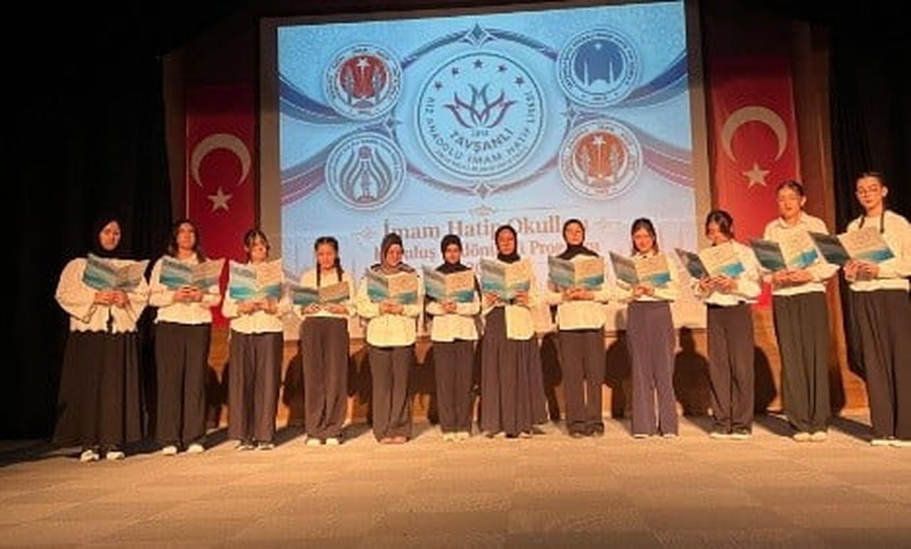 İMAM HATİP OKULLARININ KURULUŞ YIL DÖNÜMÜ İLK KEZ BEŞ OKULUN KATILIMIYLA KUTLANDI