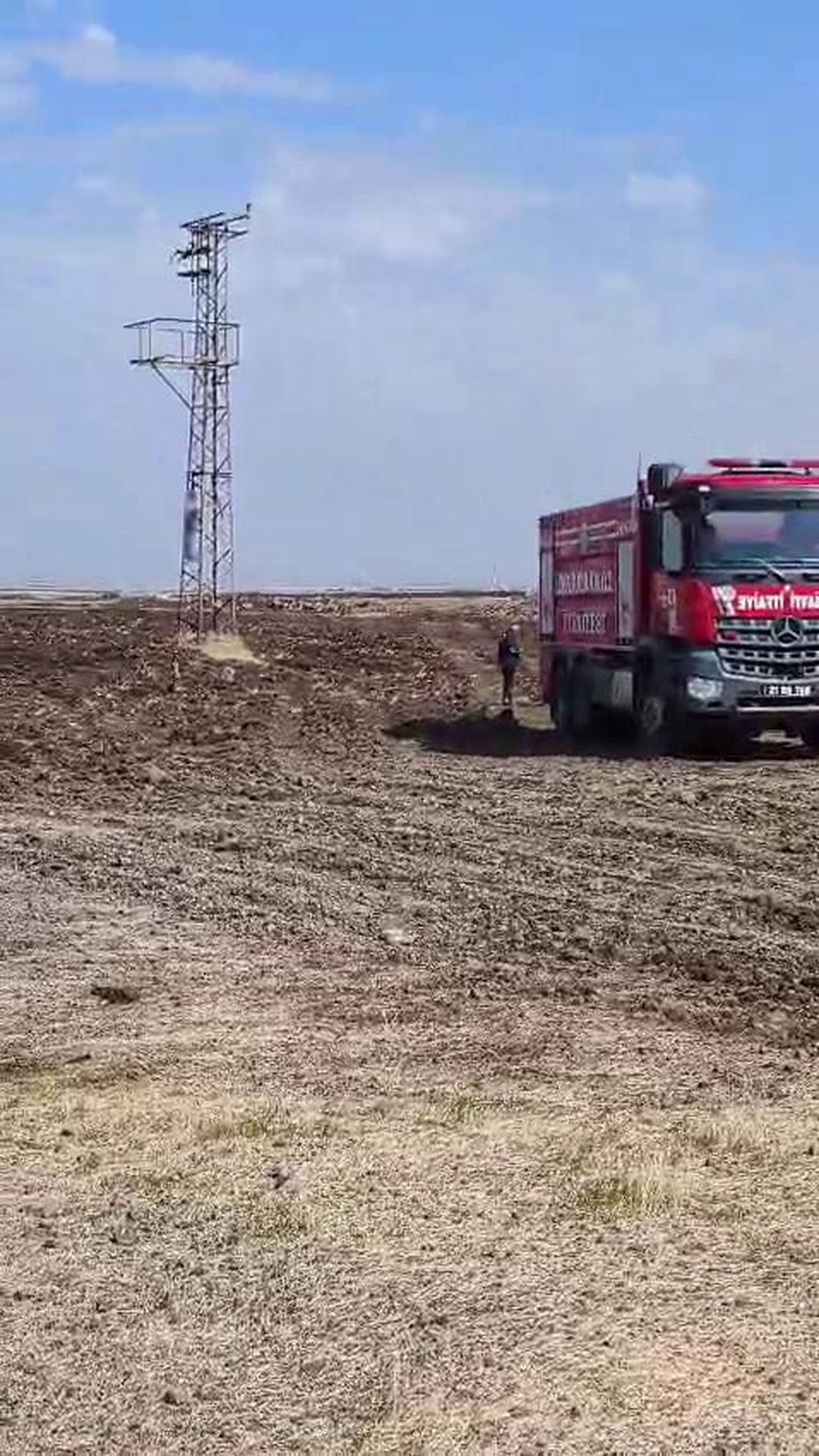 DİYARBAKIR’IN KAYAPINAR İLÇESİNDE BİR KİŞİ, İDDİAYA GÖRE EŞİYLE TARTIŞMASININ ARDINDAN YÜKSEK...